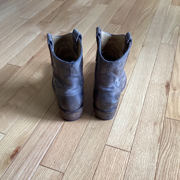 Frye Carson Shortie Ankle Boots - Picture 4 of 4